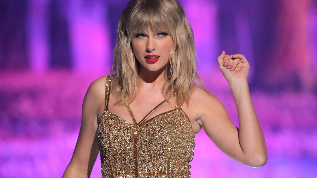 Taylor Swift annonce «folklore», un album surprise à paraître ce soir